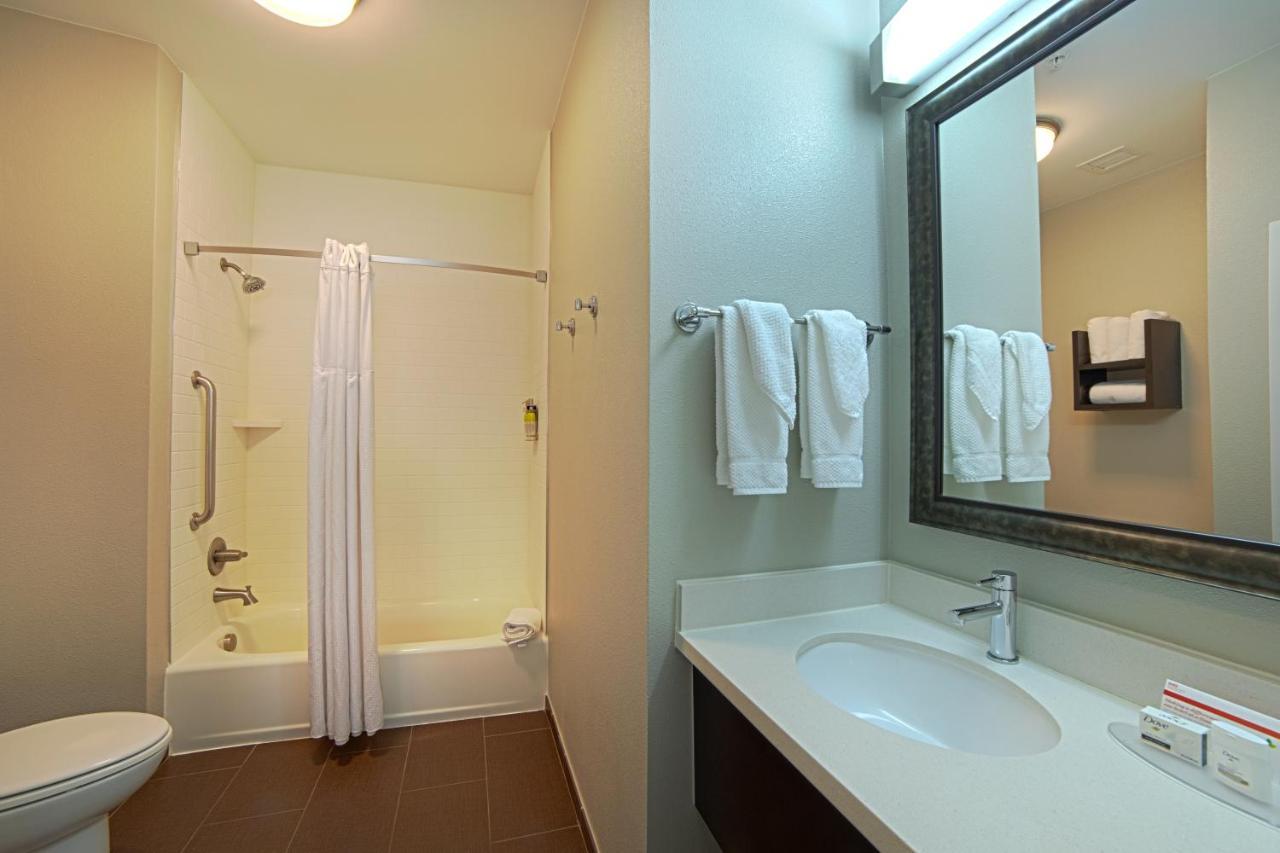 Staybridge Houston-nasa Clear By Ihg Webster